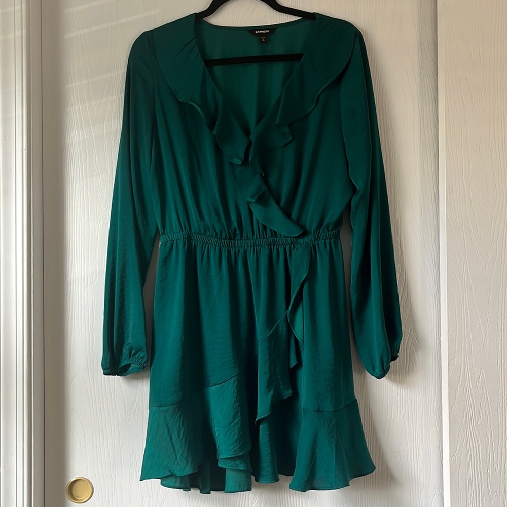 Emerald green express dress